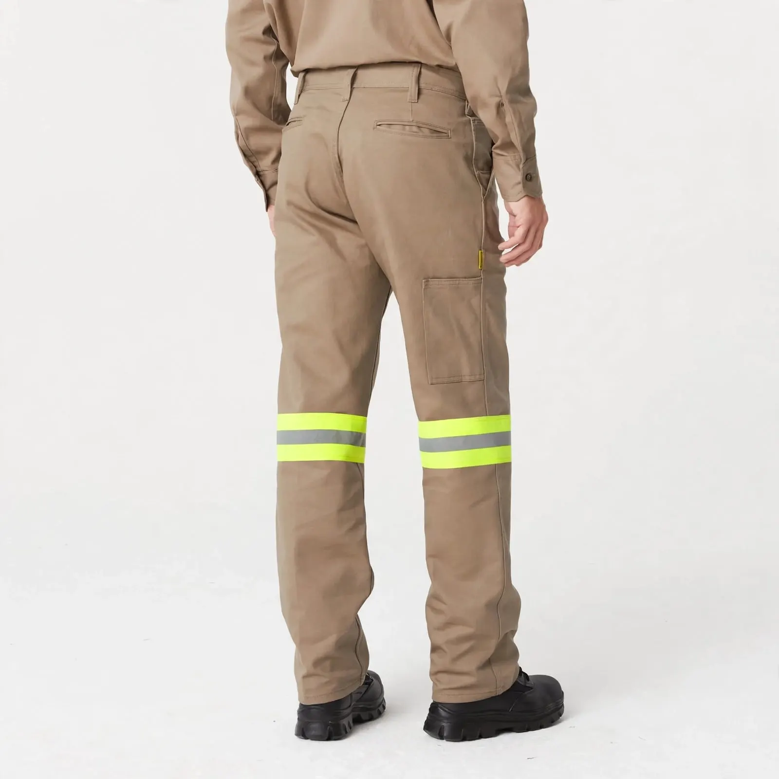 Pantalón de trabajo beige, de espalda