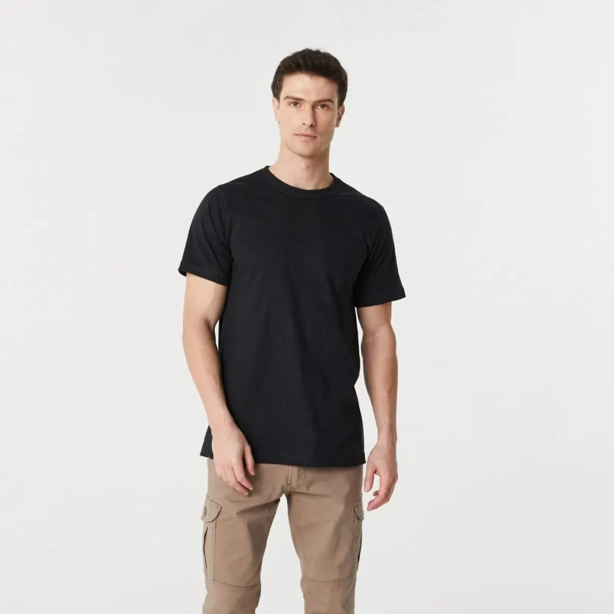 Remera cuello redondo negro